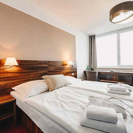 Hotel Palcat ターボル エクステリア 写真