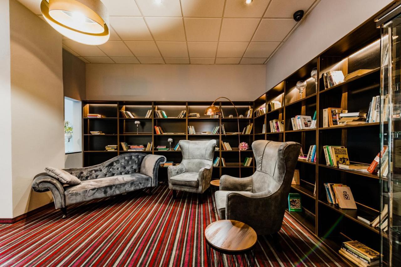 Hotel Palcat ターボル エクステリア 写真