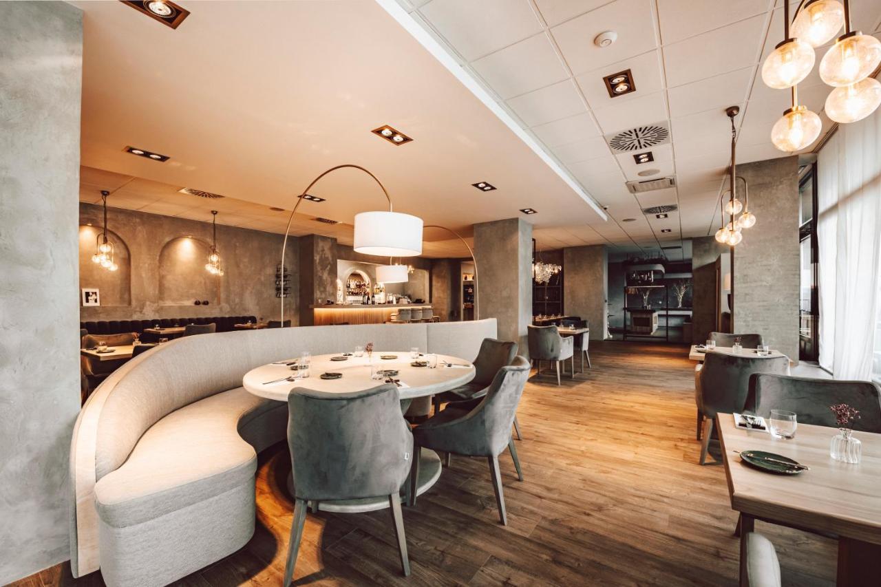 Hotel Palcat ターボル エクステリア 写真